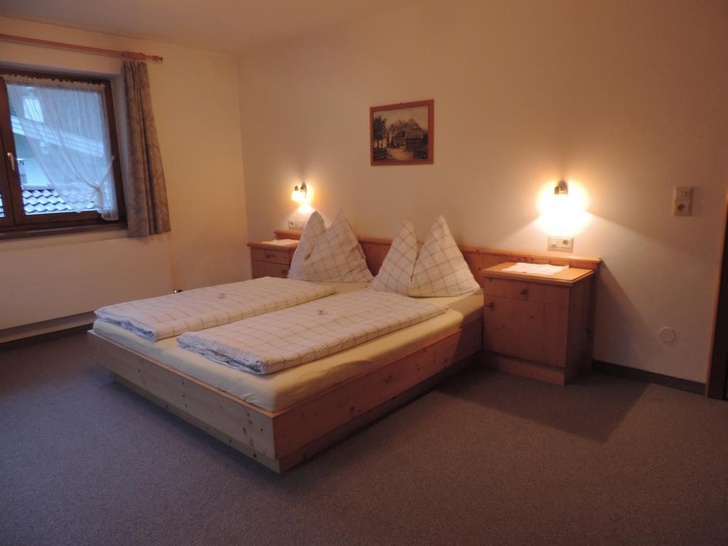 Ferienwohnung Johann Niedermoser Fieberbrunn Habitación foto