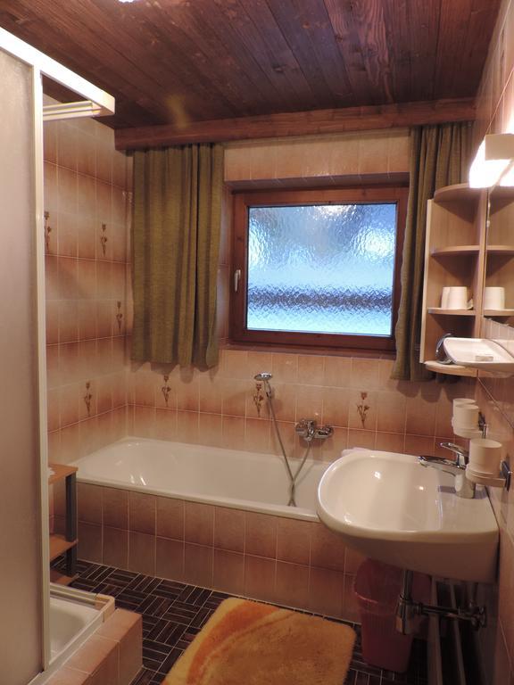 Ferienwohnung Johann Niedermoser Fieberbrunn Habitación foto